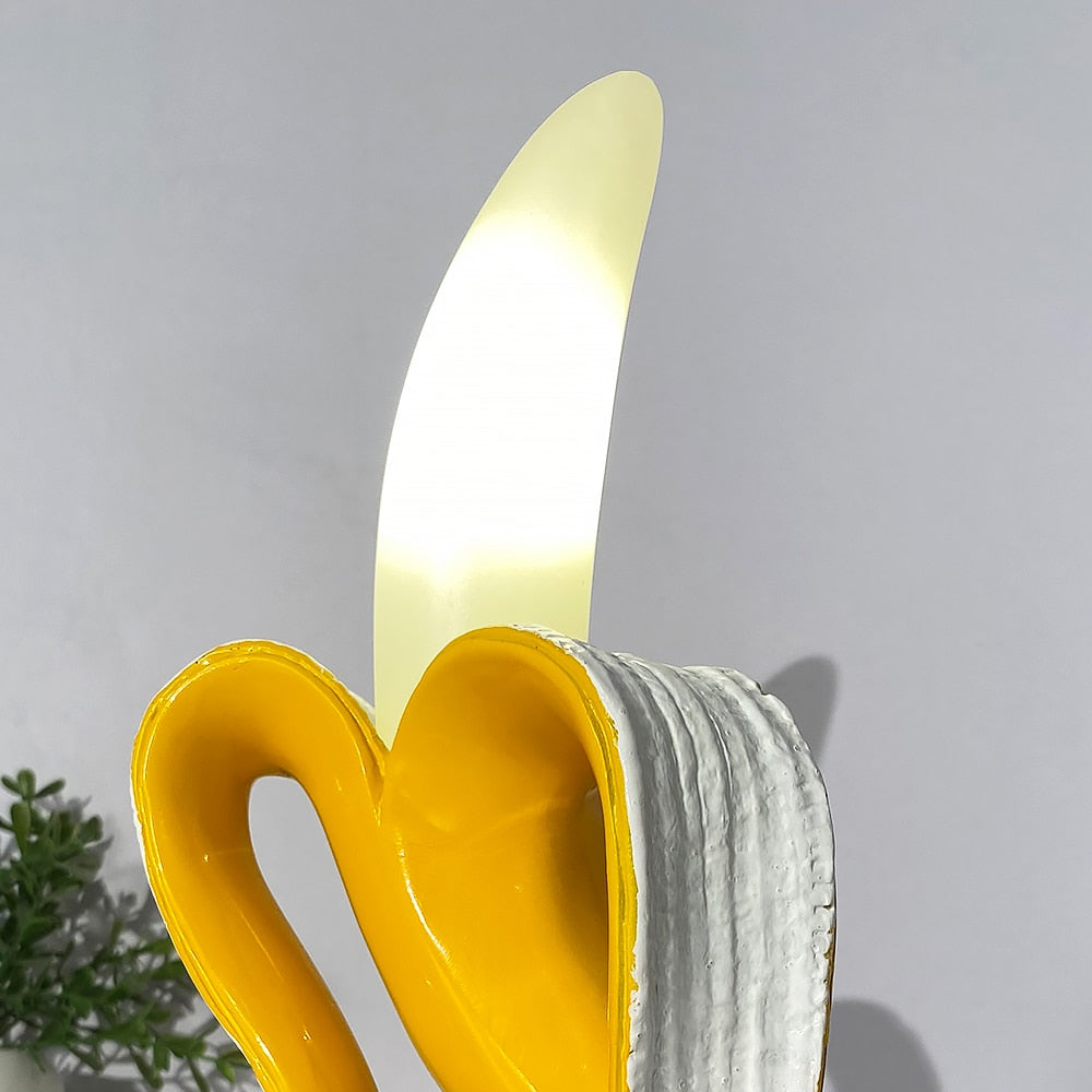 Cross mirror banana table lamp