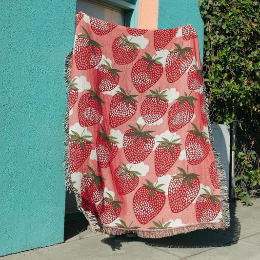 Knitted Linen Strawberry Blanket